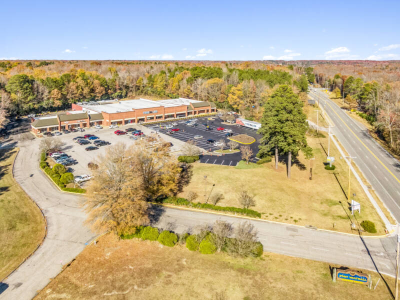15702 jefferson davis hwy, colonial heights, va  United States