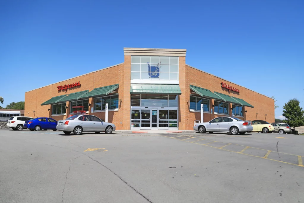 Property photo 1 — Walgreens – Clinton, TN