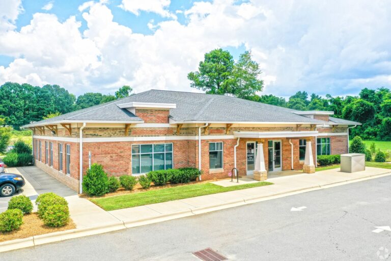 4715 Dixie River