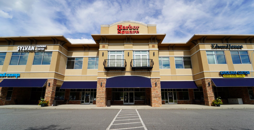 Property photo 5 — Harbor Square