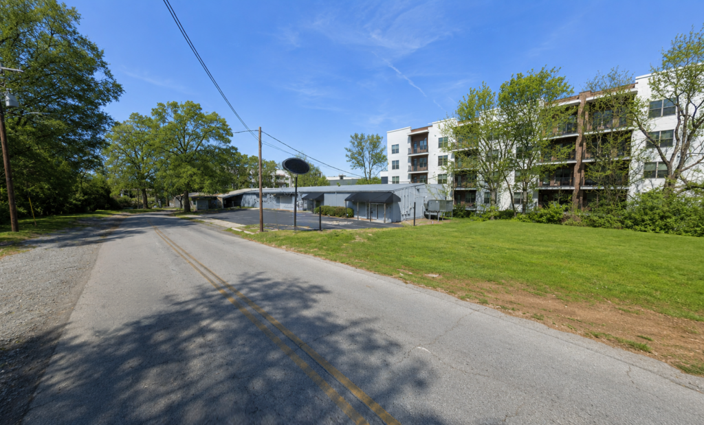 Property photo 3 — 411 E 13th Street